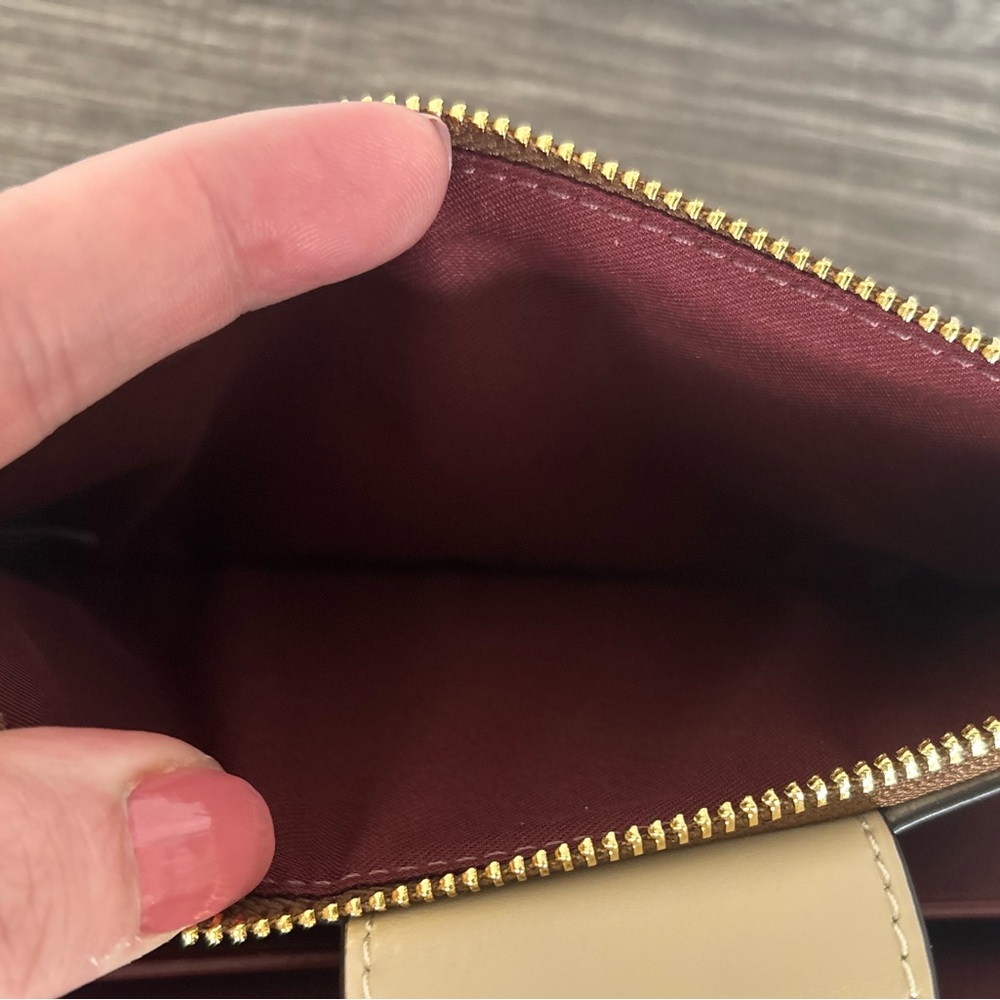 Coach Tech Phone Wallet in Signature Canvas with Evergreen Floral Print - Picture 8 of 11